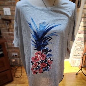 3x evri Gray graphic tee